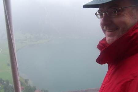 Linse mit Blick auf den Haldensee